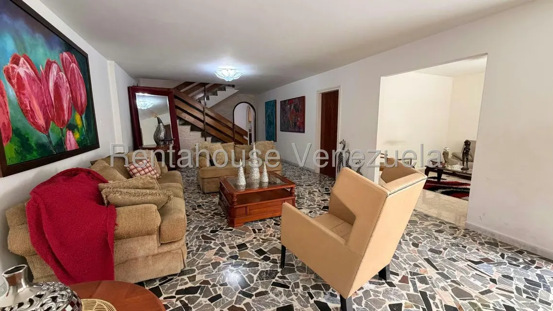 Casa (Duplex) en Venta en Macaracuay, Distrito Metropolitano - 2