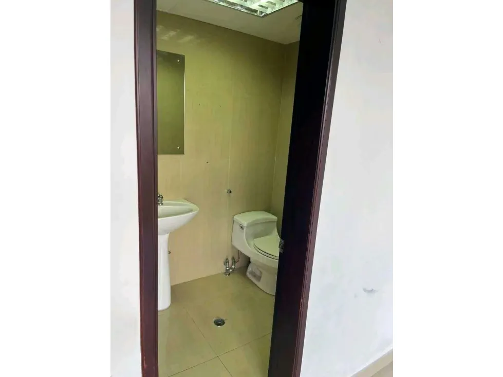 Alquilo oficina 315m2 Las Mercedes 0879 - 13