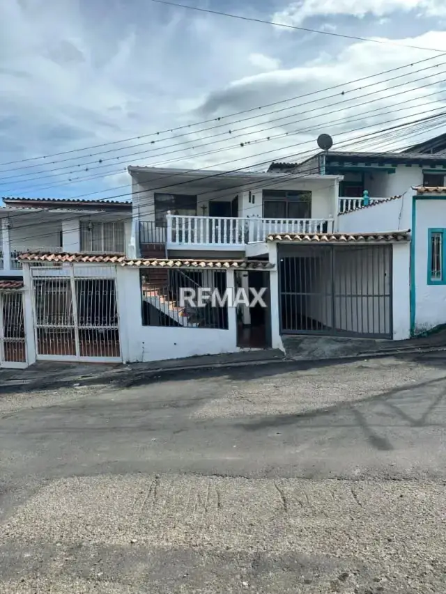 Casa doble propósito en Venta en Santa Eduvijes!