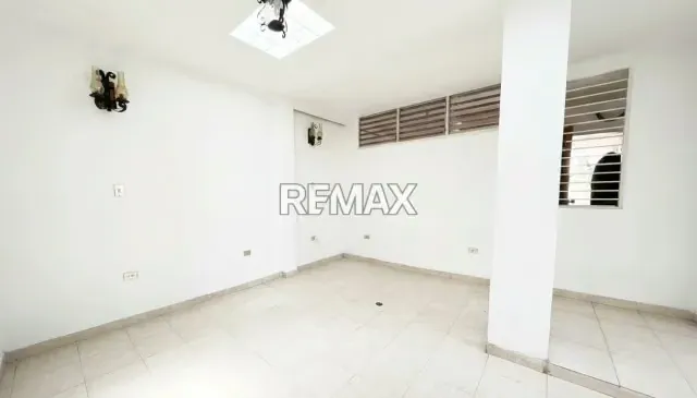 Quinta de Ensueño en Alto Prado: Solidez, Seguridad y Confort Total - 8