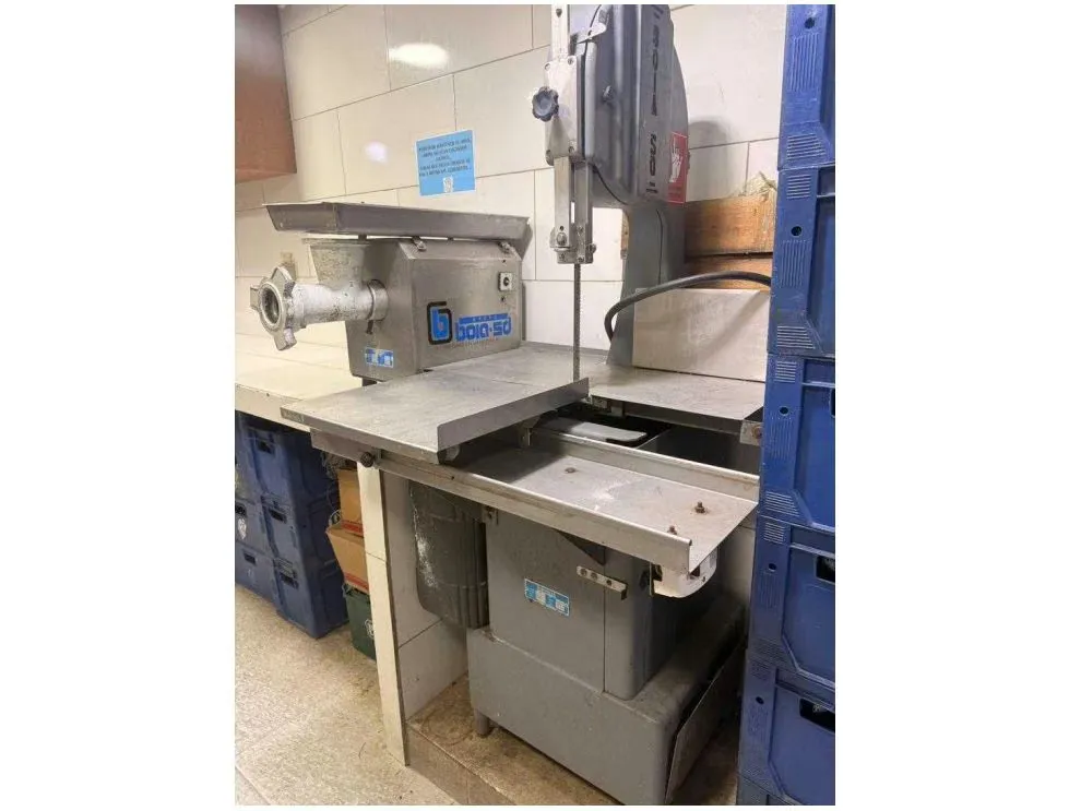 Vendo/alquilo fondo de comercio 120m2 Los Símbolos 4845 - 7