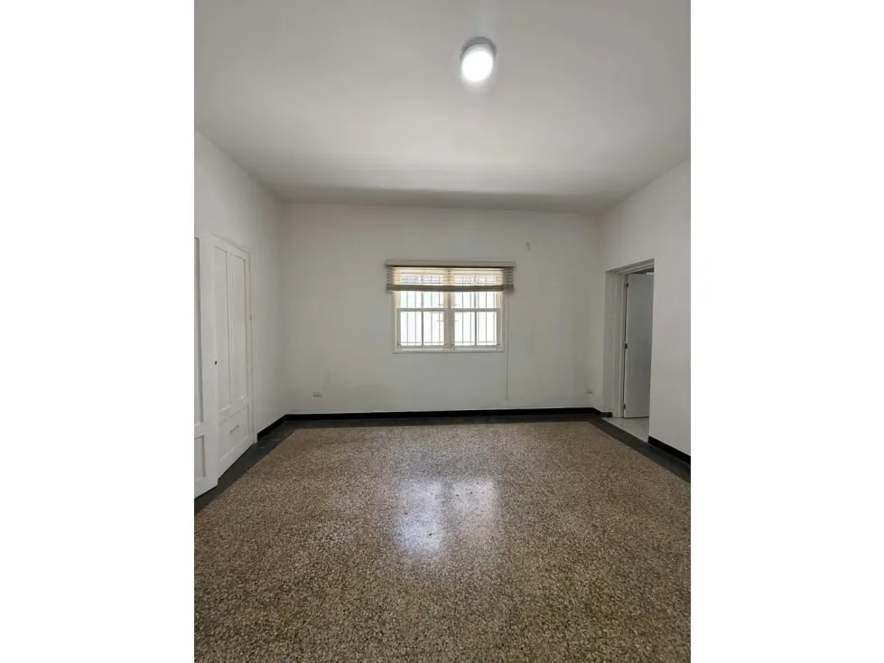 Alquilo casa de una planta 480m2 Altamira 6726 - 4
