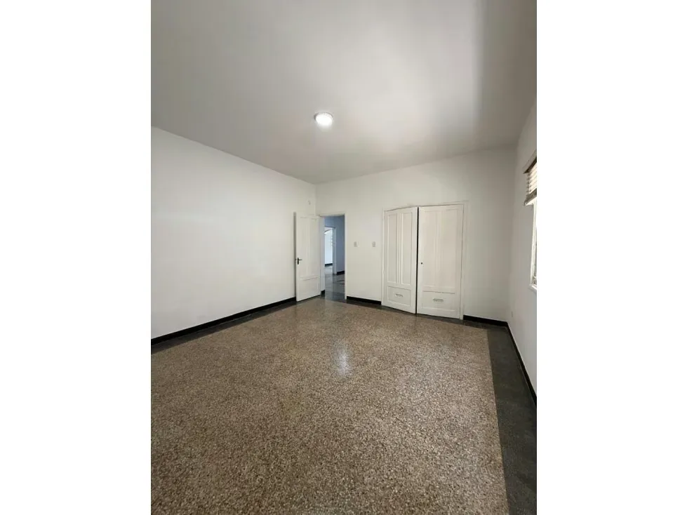 Alquilo casa de una planta 480m2 Altamira 6726 - 5