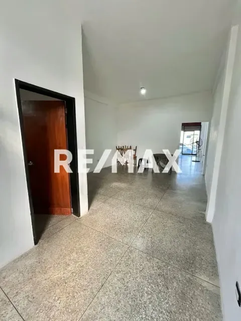 Disponible local comercial en zona de Acarigua - 2
