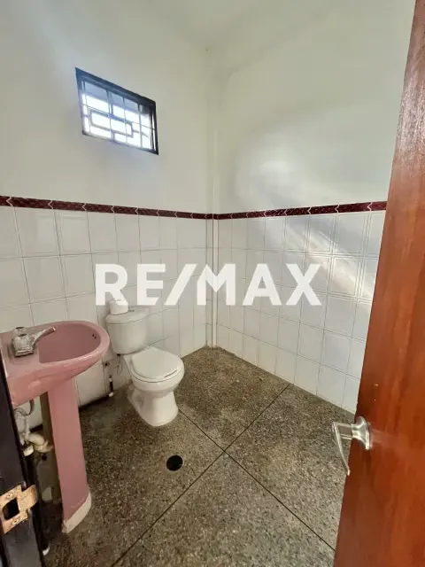 Disponible local comercial en zona de Acarigua - 3