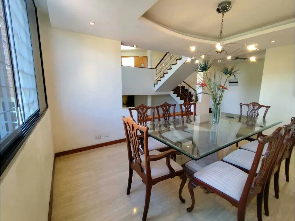 Se Vende Casa en Calle Cerrada 700m2 Prados del Este Para Actualizar - 12