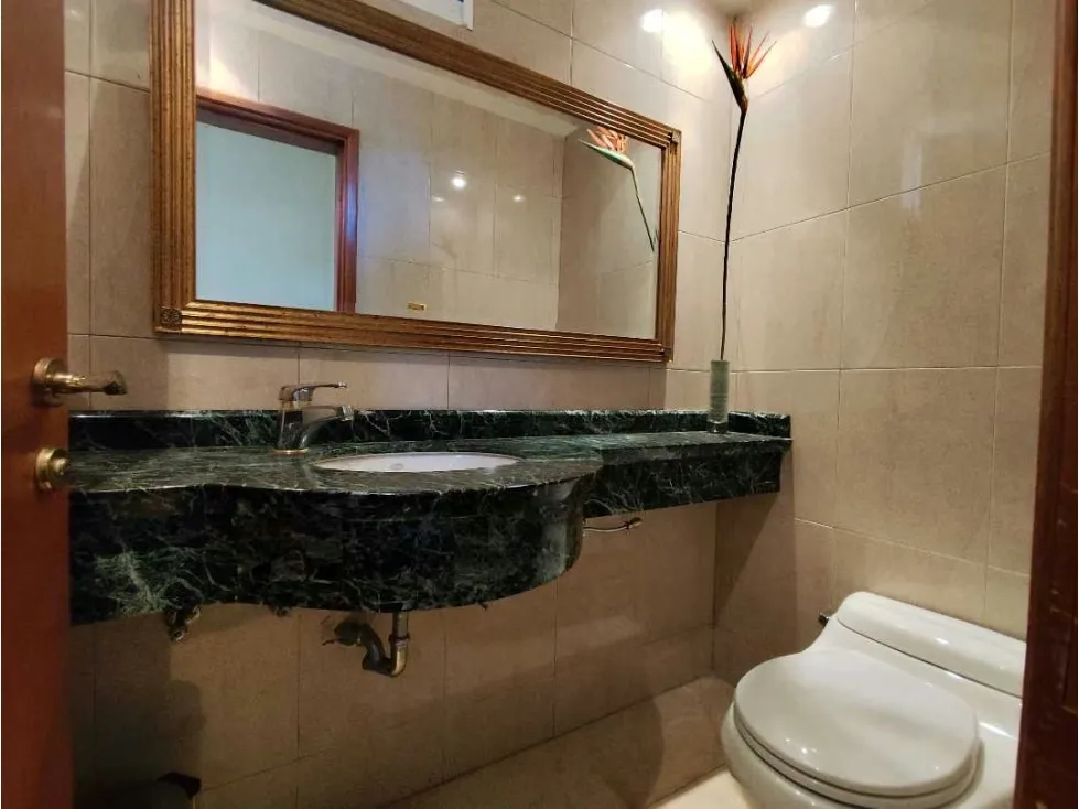 Se Vende Casa en Calle Cerrada 700m2 Prados del Este Para Actualizar - 14