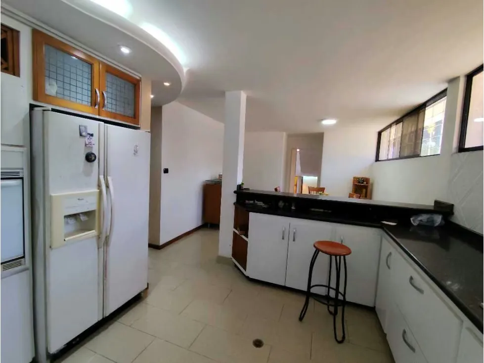 Se Vende Casa en Calle Cerrada 700m2 Prados del Este Para Actualizar - 18