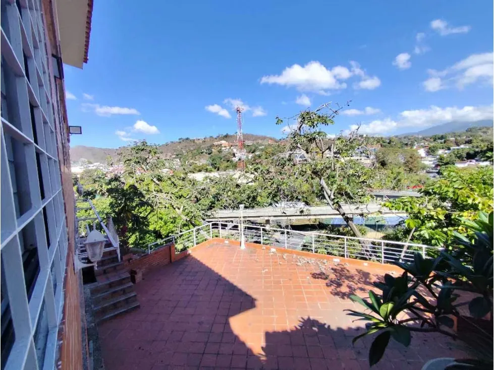Se Vende Casa en Calle Cerrada 700m2 Prados del Este Para Actualizar - 20