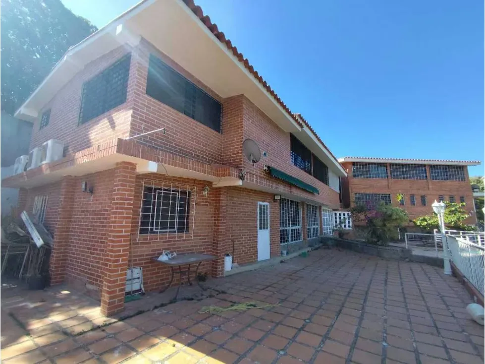 Se Vende Casa en Calle Cerrada 700m2 Prados del Este Para Actualizar - 3