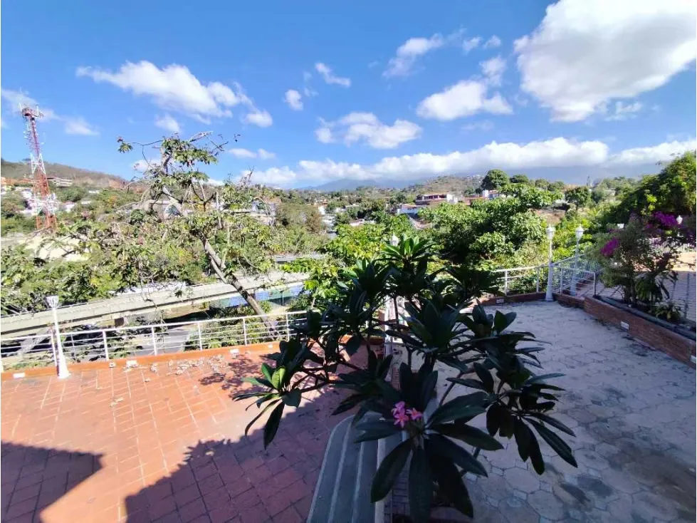 Se Vende Casa en Calle Cerrada 700m2 Prados del Este Para Actualizar - 21