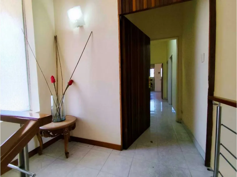 Se Vende Casa en Calle Cerrada 700m2 Prados del Este Para Actualizar - 24