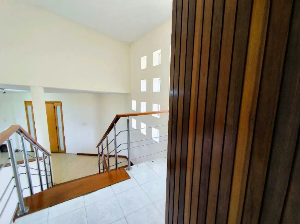 Se Vende Casa en Calle Cerrada 700m2 Prados del Este Para Actualizar - 25
