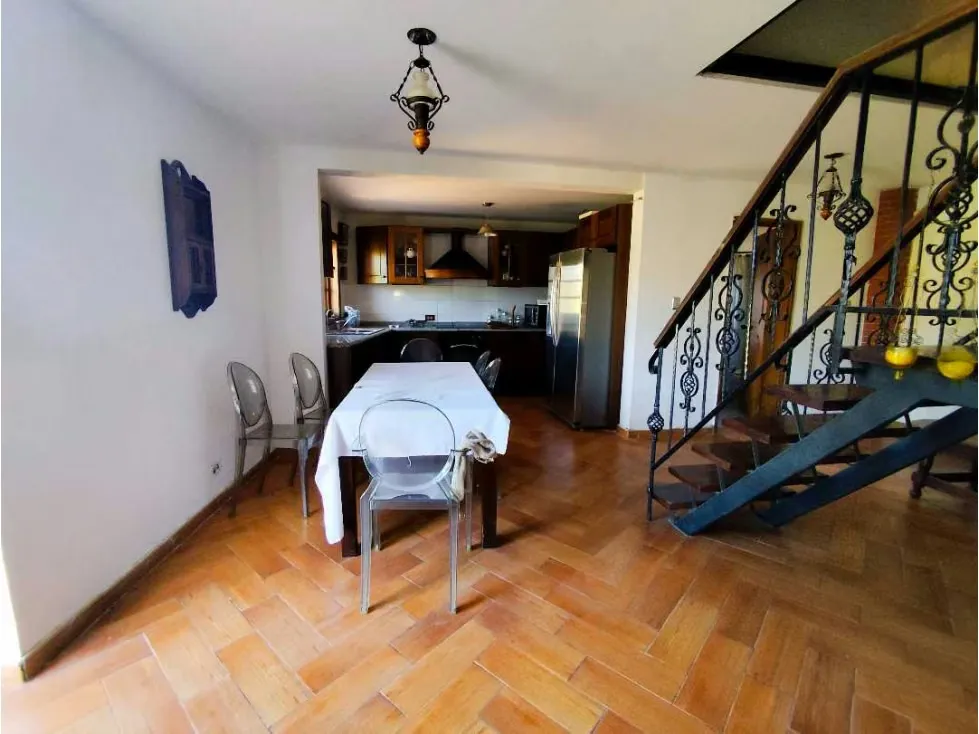Se Vende Casa en Calle Cerrada 700m2 Prados del Este Para Actualizar - 41