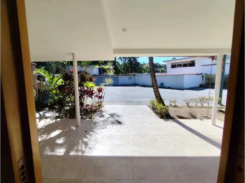 Se Vende Casa en Calle Cerrada 700m2 Prados del Este Para Actualizar - 8