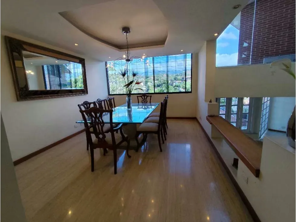 Se Vende Casa en Calle Cerrada 700m2 Prados del Este Para Actualizar - 9