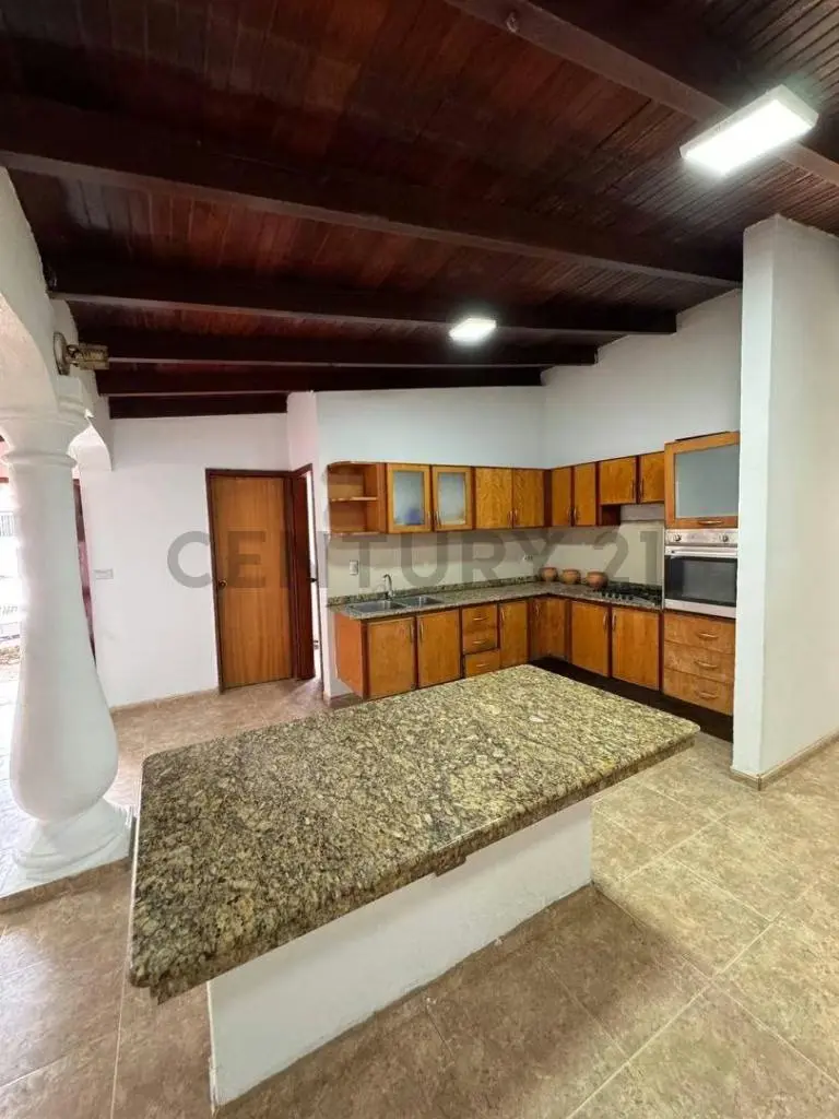 Casa en Avenida Principal de Guanta, Urbanización Las Palmas - 3