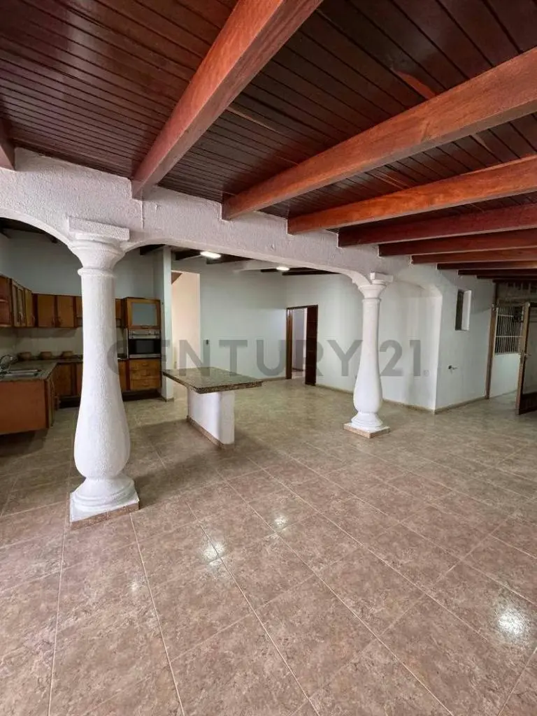 Casa en Avenida Principal de Guanta, Urbanización Las Palmas - 5