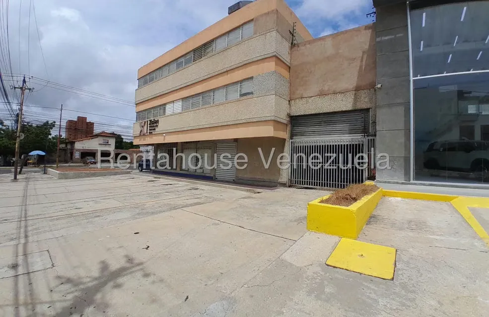 Comercial (Local Comercial) en Alquiler en Dr Portillo, Zulia - 28