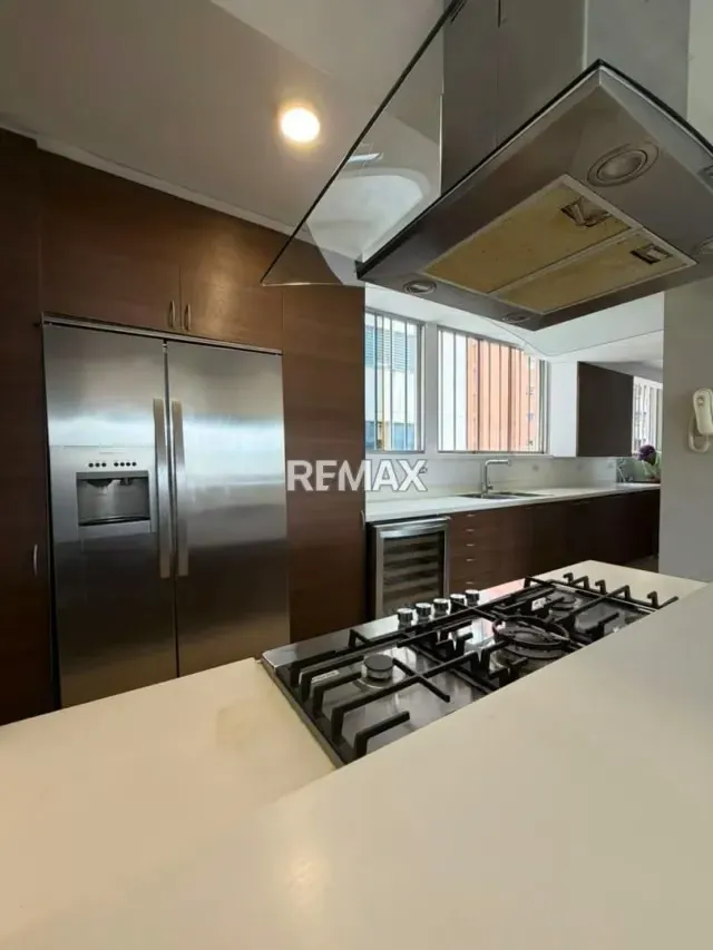 Apartamento en venta en Los Dos Caminos - 6