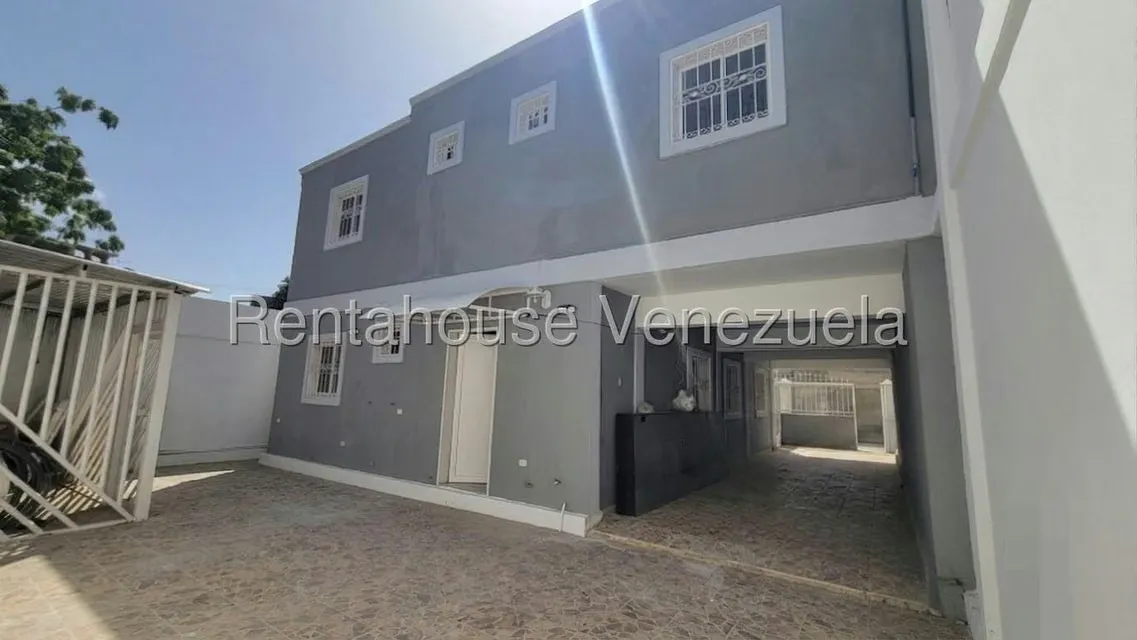 Townhouse (Multiples Niveles) en Alquiler en Sector Bobare, Falcon - 13
