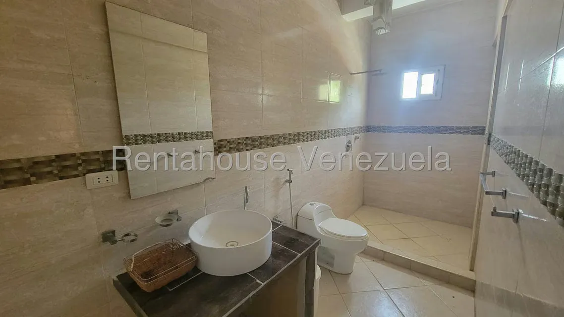 Townhouse (Multiples Niveles) en Alquiler en Sector Bobare, Falcon - 7