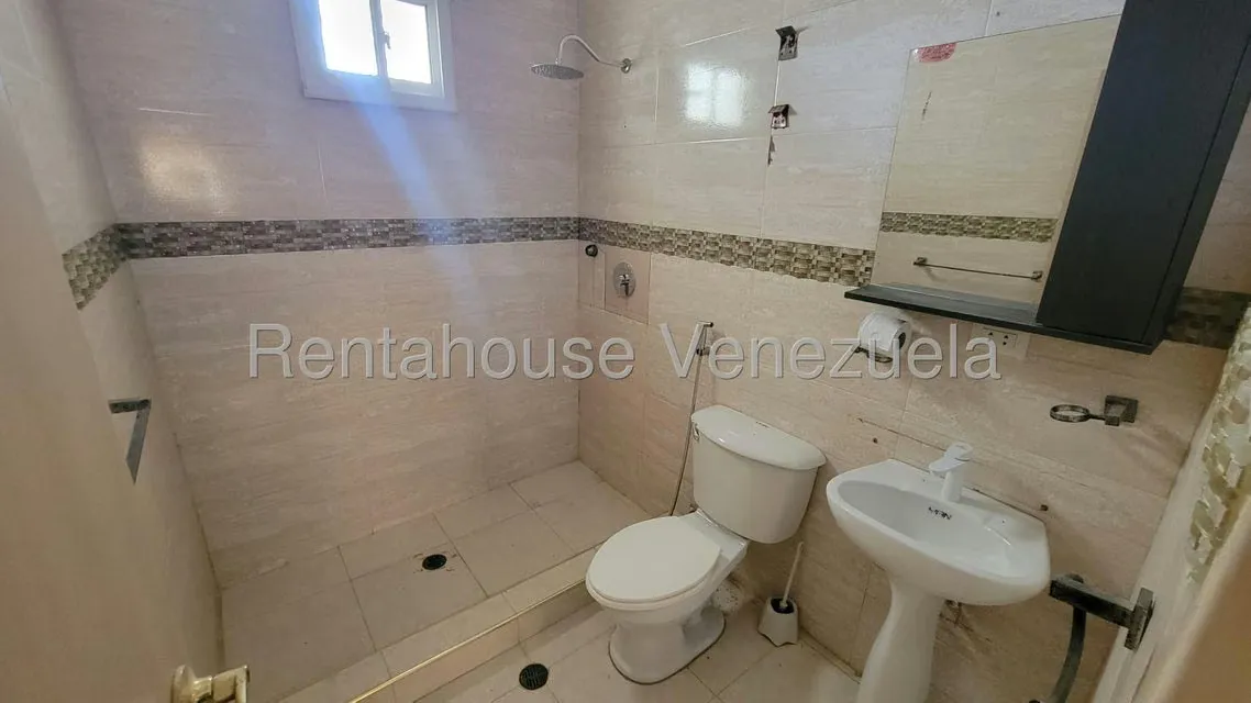 Townhouse (Multiples Niveles) en Alquiler en Sector Bobare, Falcon - 10