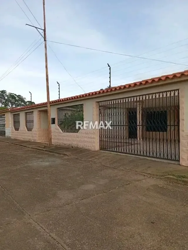 Vendo casa quinta con Excelente ubicación hacia la zona industrial - 14