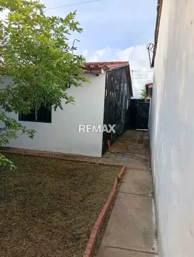 Vendo casa quinta con Excelente ubicación hacia la zona industrial - 4