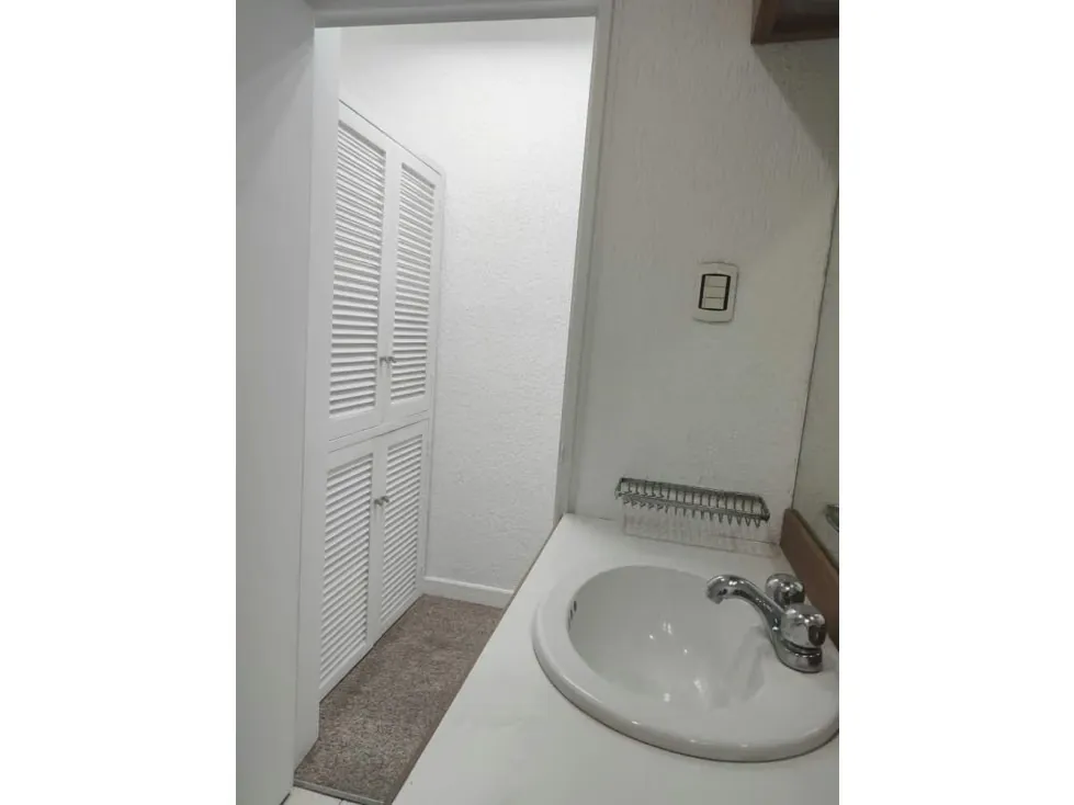 Alquilo oficina 60m2 La Lagunita 9373 - 11