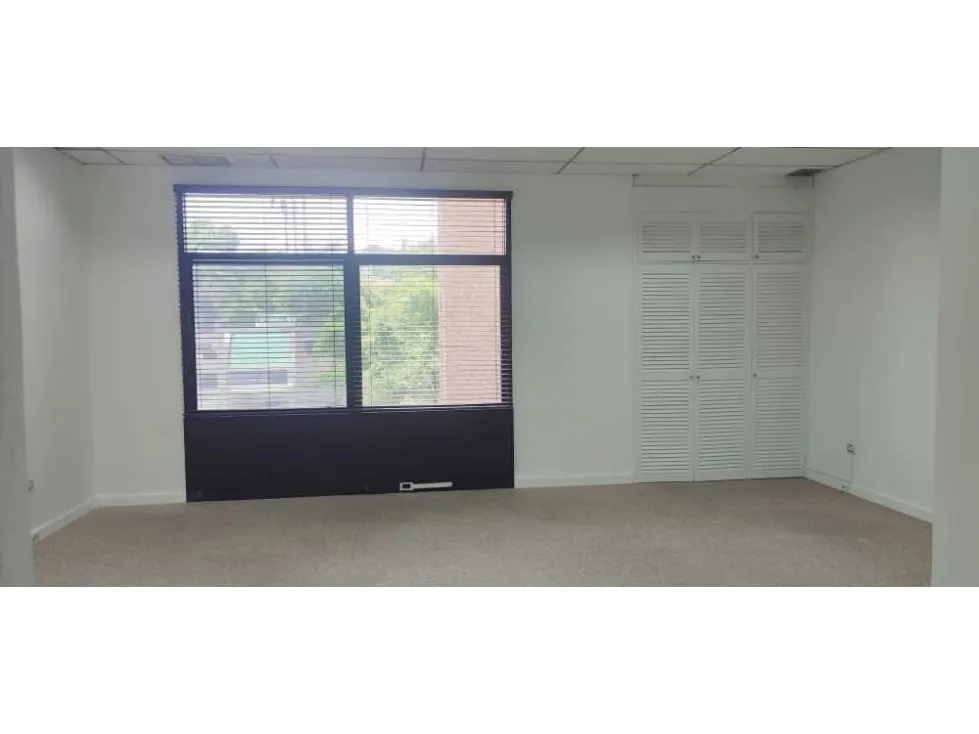 Alquilo oficina 60m2 La Lagunita 9373 - 4