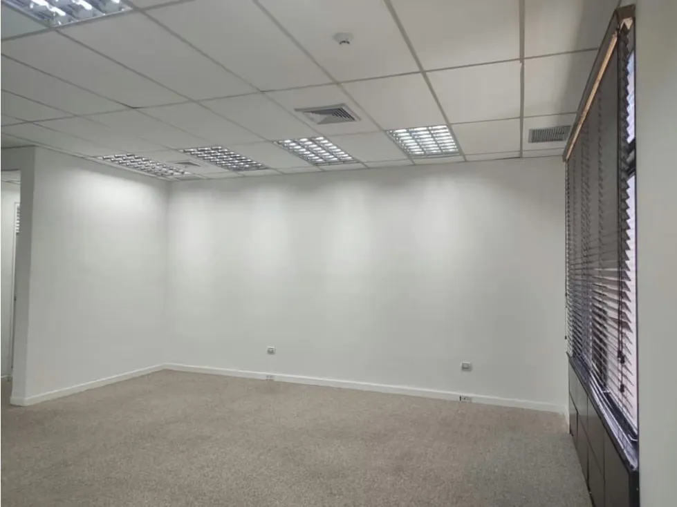 Alquilo oficina 60m2 La Lagunita 9373 - 7