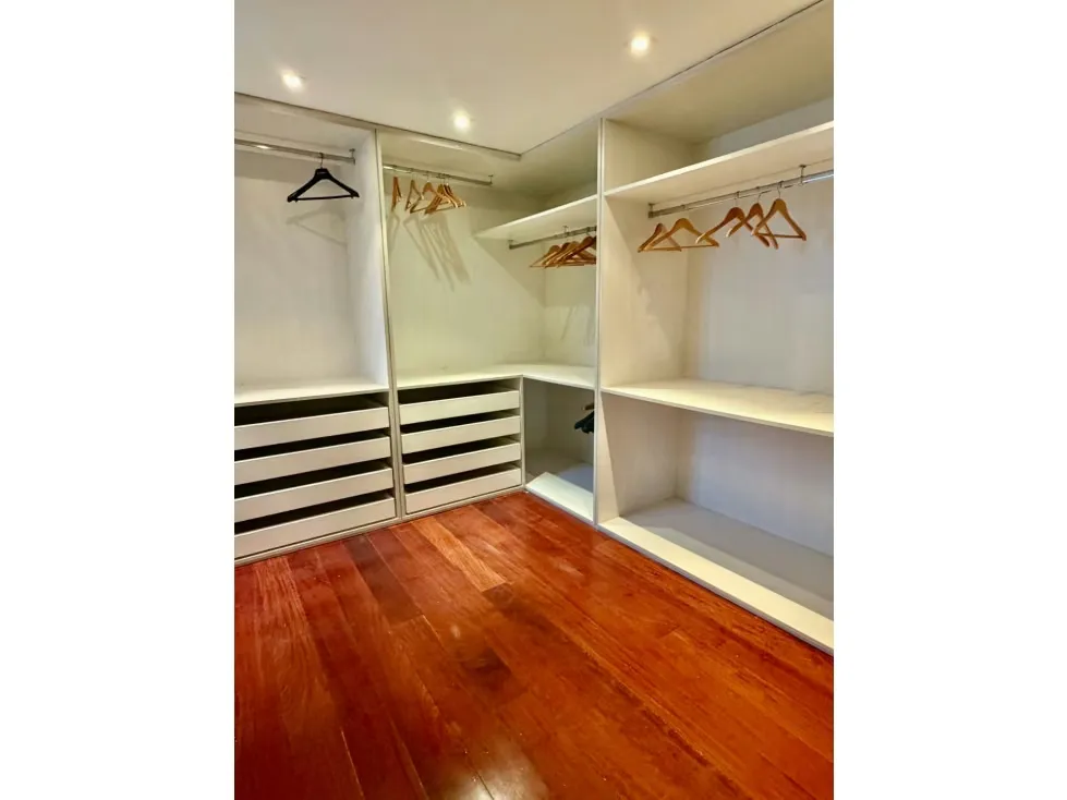 Se vende quinta en calle cerrada 750m2 Lomas del Mirador 2550 - 13