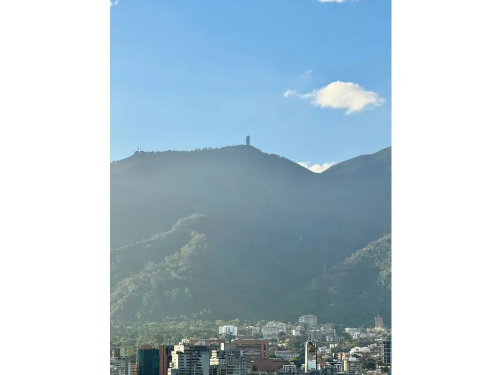 Se vende quinta en calle cerrada 750m2 Lomas del Mirador 2550 - 4