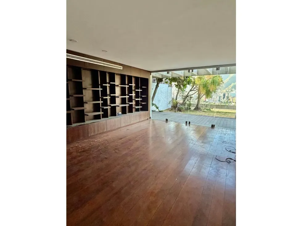 Se vende quinta en calle cerrada 750m2 Lomas del Mirador 2550 - 6