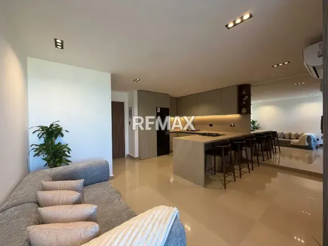 Venta de moderno Apartamento en Resd. Monreale Urb. Las Chimenead Valencia - 7
