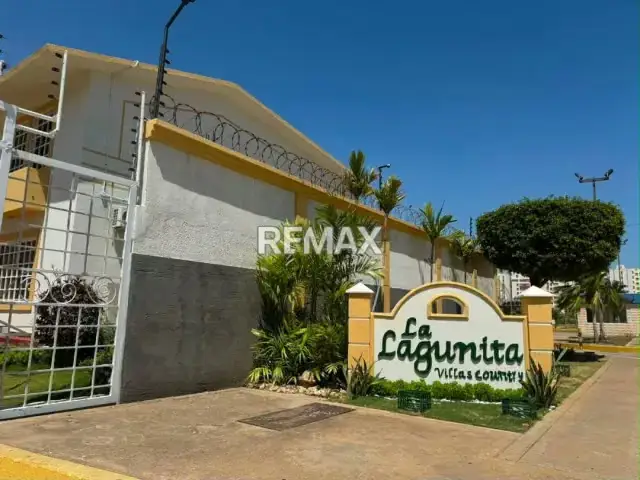 TOWNHOUSE EN VENTA EN LAGUNITA COUNTRY, MILAGRO NORTE