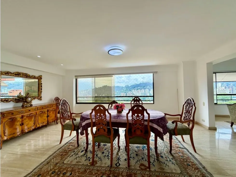 Se alquila PH Triplex 500m2 4h+s/7b/3p Colinas de Valle Arriba