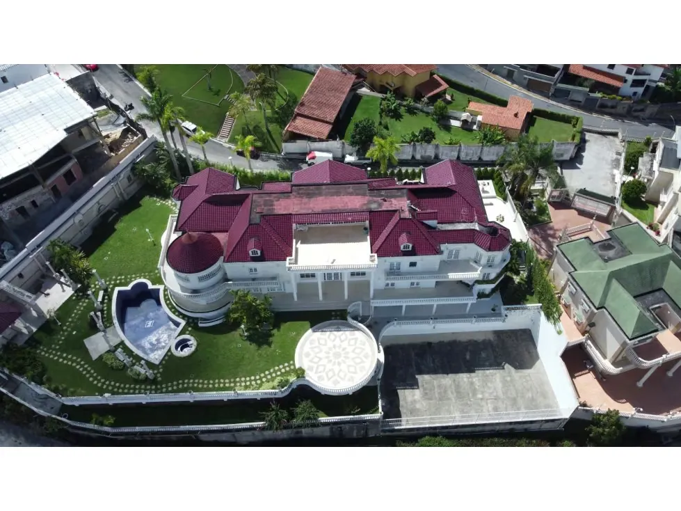 Se Vende Casa 2.200m²-5Niv.+7H+7B+5P+Pic.+Vigilancia-Los Naranjos-RG