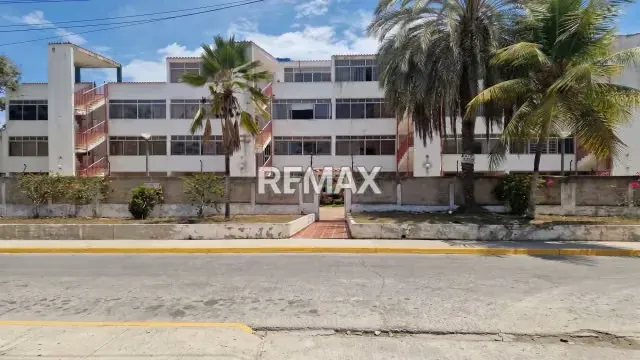 Espectacular Apartamento en Alquiler con Vista al Mar en Residencias Pampatar - 2