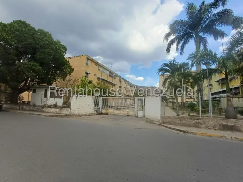 Apartamento (1 Nivel) en Alquiler en Conjunto Residencial Turmero, Aragua - 2