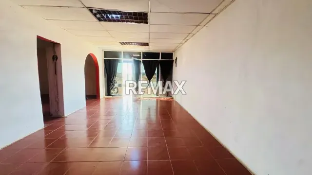 Alquiler Local en Av. Ollarvides Puerta Maraven - 5