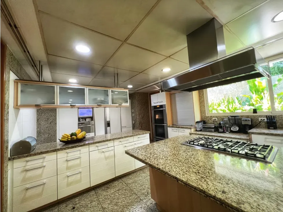 Se Vende Casa/2.200M2c/1.200M2t/4h+4s/8b+4s/8p/6081 - 12