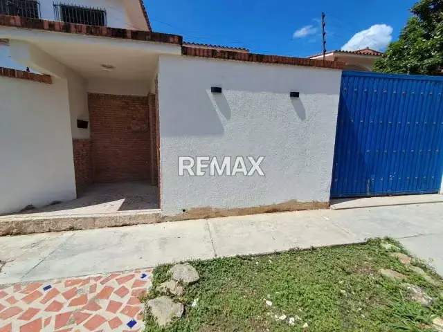 Alquiler Casa Comercial Residencial para Oficinas Comercios puerta Cerrada