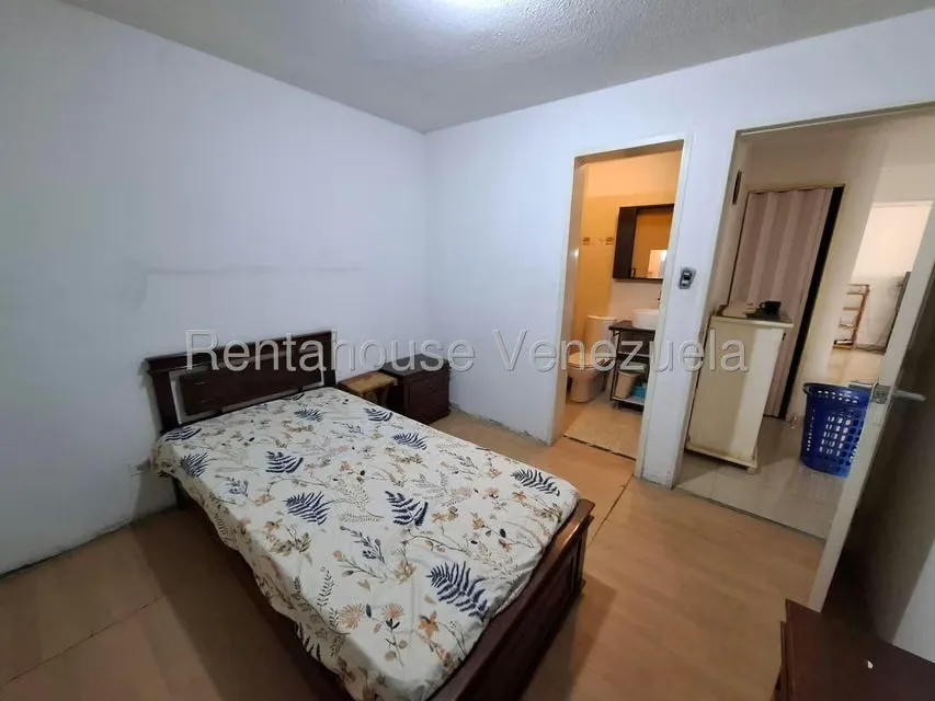 Apartamento (1 Nivel) en Alquiler en El Paraiso, Distrito Metropolitano - 11