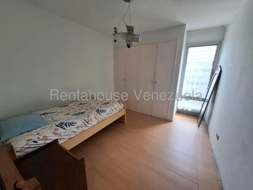 Apartamento (1 Nivel) en Alquiler en El Paraiso, Distrito Metropolitano - 13