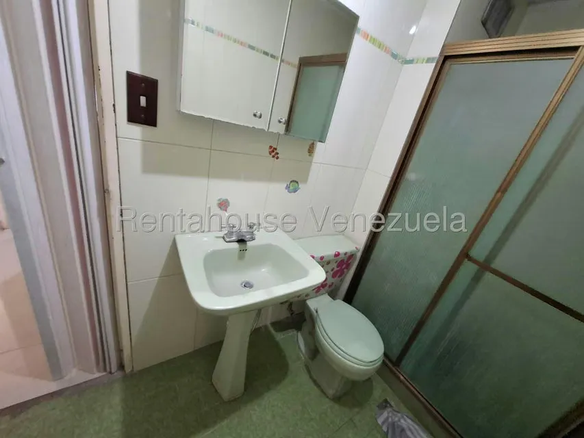 Apartamento (1 Nivel) en Alquiler en El Paraiso, Distrito Metropolitano - 17