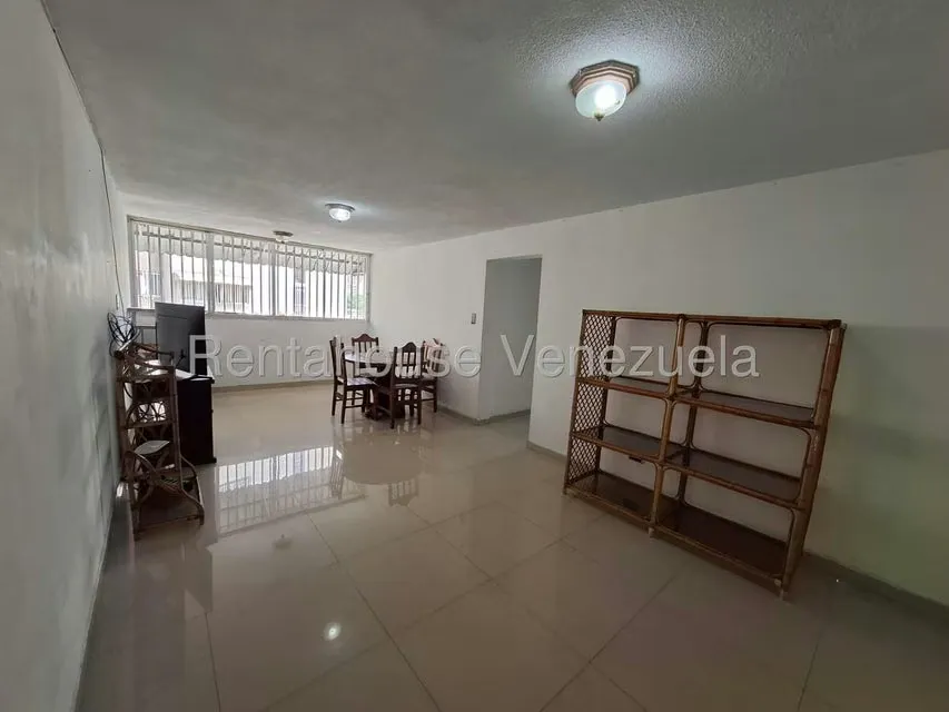 Apartamento (1 Nivel) en Alquiler en El Paraiso, Distrito Metropolitano - 4