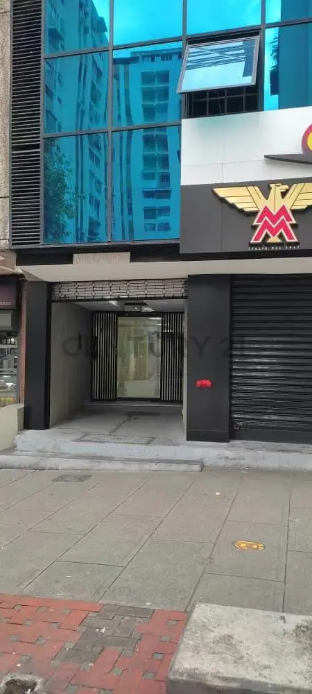 Local Comercial en una de las mejores zona de caracas - 2