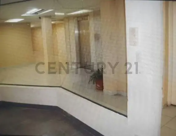 Local Comercial en una de las mejores zona de caracas - 6